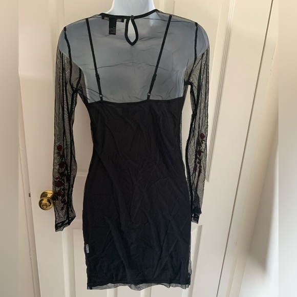 Black long-sleeved mesh and tank mini dress with embroidered red roses NWT - Picture 6 of 10